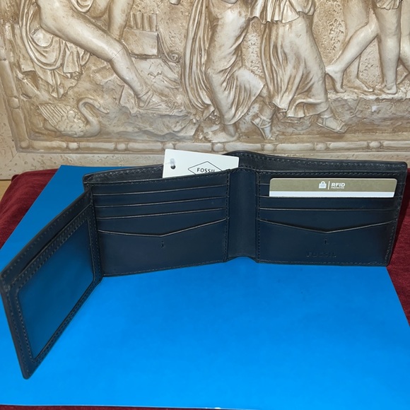 Fossil Bags Nwt Black Rfid Leather Wallet For Men Poshmark